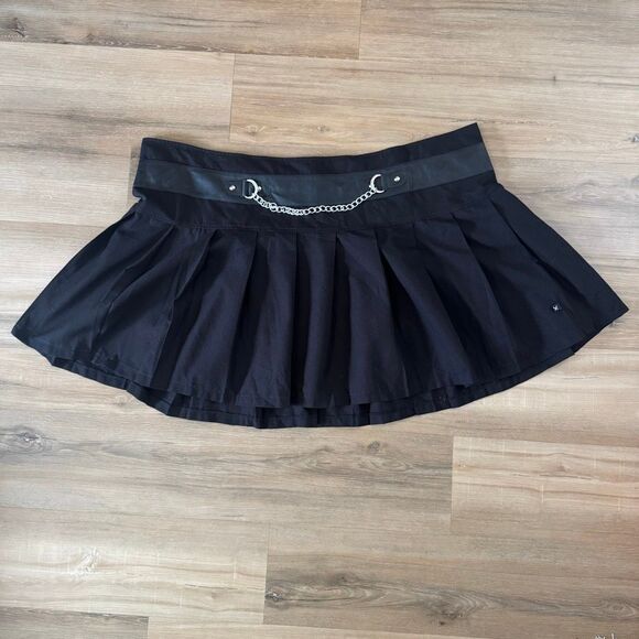 Royal Bones Tripp NYC Black Pleated Skirt Size 5 Goth Post Punk Emo Alt Scene - Picture 1 of 7